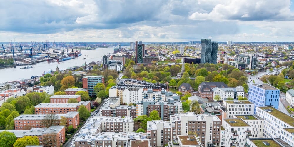 Eine Luftansicht von Hamburg, welche Methoden zur Immobilienbewertung gibt es?